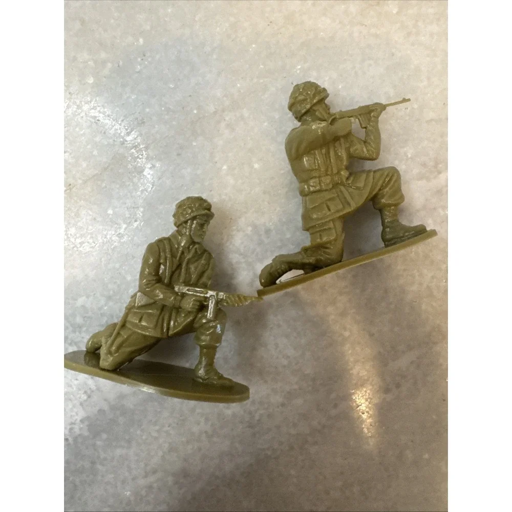 vintage timmee plastic army men Lot‎ Of 28